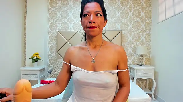 FernandaAvilax online show from 06/14/26, 05:04