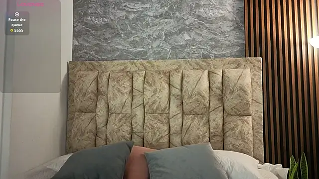 chloe bluee  online show from 06/27/26, 12:22