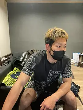 Snapshot of ryuaaaaa chatting on 04/19/26, 02:16 ryuaaaaa online show from 04/19/26, 02:16