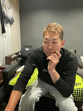 Snapshot of ryuaaaaa chatting on 05/06/26, 04:12 ryuaaaaa online show from 05/06/26, 04:12