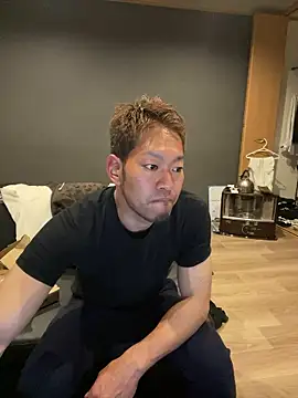 Snapshot of ryuaaaaa chatting on 05/20/26, 05:19 ryuaaaaa online show from 05/20/26, 05:19