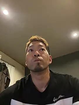 Snapshot of ryuaaaaa chatting on 05/27/26, 01:08 ryuaaaaa online show from 05/27/26, 01:08