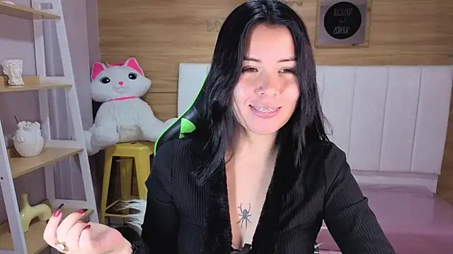 Snapshot of Kylia_a chatting on 04/27/26, 07:56 Kylia a online show from 04/27/26, 07:56