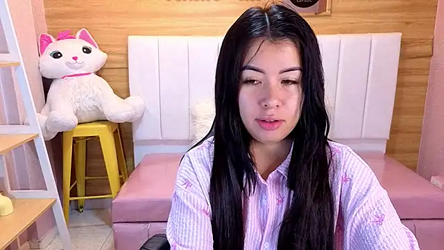 Snapshot of Kylia_a chatting on 06/29/26, 01:00 Kylia a online show from 06/29/26, 01:00