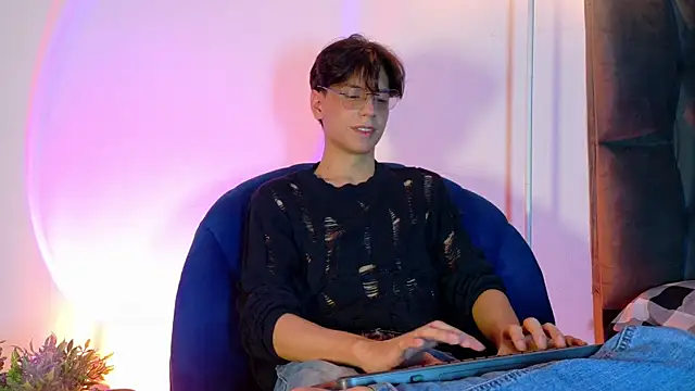 lui x dust online show from 04/28/26, 03:22
