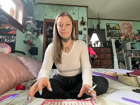 Snapshot of Sarasweets33 chatting on 03/23/26, 05:17 Sarasweets33 online show from 03/23/26, 05:17