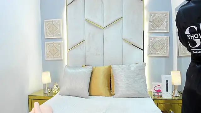 KarinaaCoxx online show from 04/24/26, 12:40
