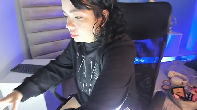 Snapshot of April_Swett chatting on 03/12/26, 12:33 April Swett online show from 03/12/26, 12:33