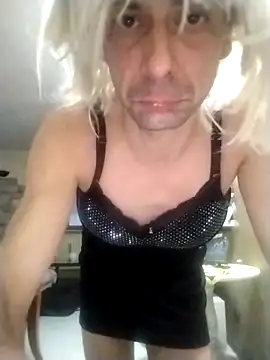 Snapshot of marti_8 chatting on 03/14/26, 05:18 marti 8 online show from 03/14/26, 05:18