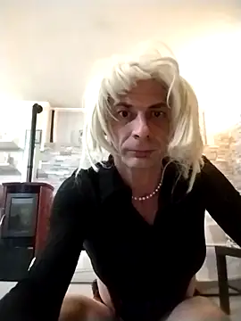 Snapshot of marti_8 chatting on 03/26/26, 03:12 marti 8 online show from 03/26/26, 03:12