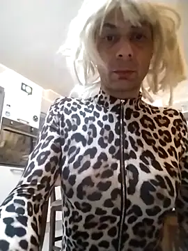 Snapshot of marti_8 chatting on 03/27/26, 11:48 marti 8 online show from 03/27/26, 11:48