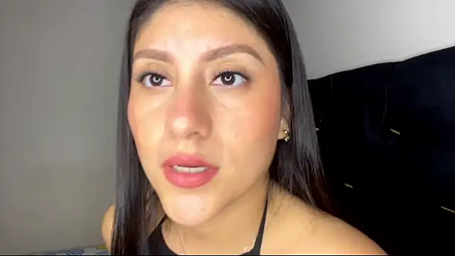 Snapshot of latinasoftie chatting on 07/23/26, 02:31 latinasoftie online show from 07/23/26, 02:31