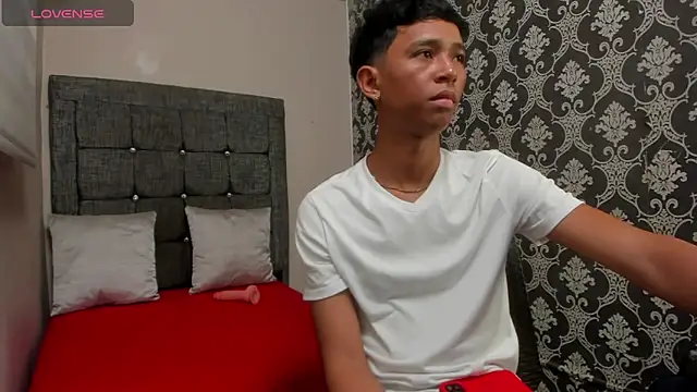 Little Twink19x online show from 05/02/26, 07:52