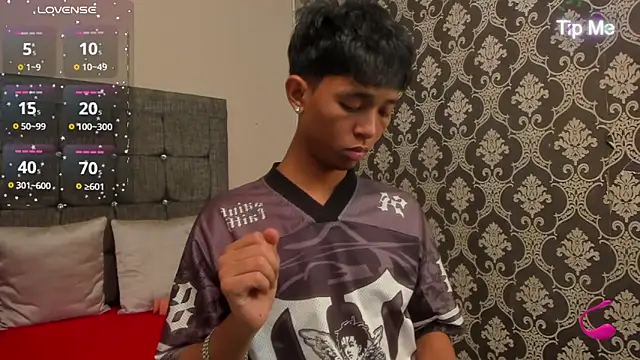 Little Twink19x online show from 05/14/26, 07:31