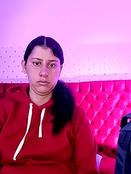LunaDamasco online show from 05/02/26, 03:00