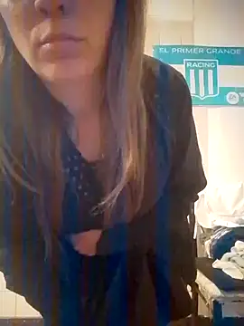 Snapshot of CamiliLuna chatting on 04/15/26, 08:54 CamiliLuna online show from 04/15/26, 08:54
