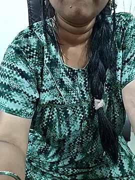 Snapshot of Vandana122 chatting on 03/01/26, 04:58 Vandana122 online show from 03/01/26, 04:58