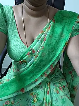 Snapshot of Vandana122 chatting on 03/13/26, 05:14 Vandana122 online show from 03/13/26, 05:14