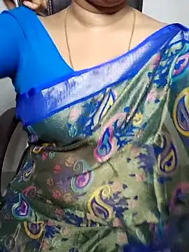 Snapshot of Vandana122 chatting on 03/18/26, 03:20 Vandana122 online show from 03/18/26, 03:20