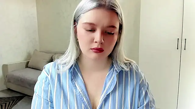 Snapshot of Ellilovv chatting on 03/16/26, 04:29 Ellilovv online show from 03/16/26, 04:29