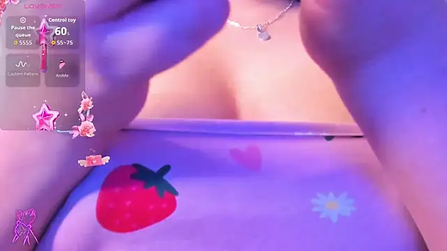 Snapshot of lucy_blush chatting on 06/24/26, 11:42 lucy blush online show from 06/24/26, 11:42