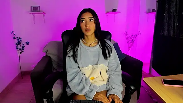 jaulyn 18 online show from 03/13/26, 12:01