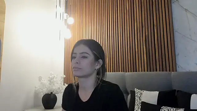Amara Velvet  online show from 06/21/26, 04:09