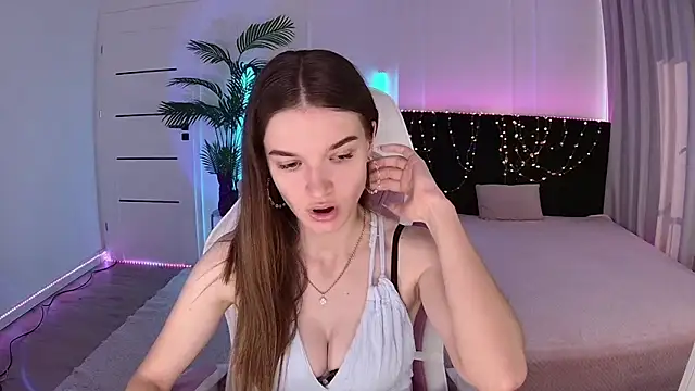 Ann Wood online show from 05/25/26, 01:50