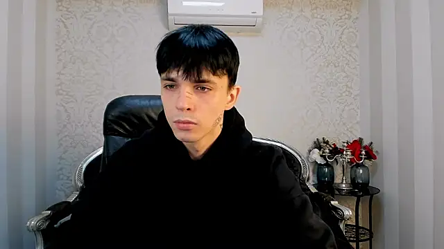 Snapshot of ClarkBev chatting on 03/11/26, 07:36 ClarkBev online show from 03/11/26, 07:36