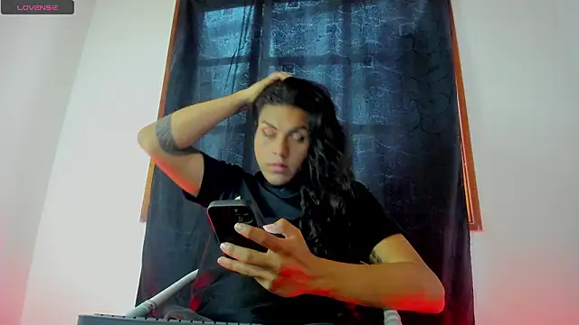 Snapshot of Jess_Hoffman chatting on 03/09/26, 04:00 Jess Hoffman online show from 03/09/26, 04:00