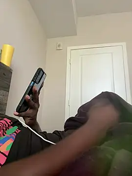 Snapshot of makeherfeelg chatting on 03/24/26, 01:27 makeherfeelg online show from 03/24/26, 01:27