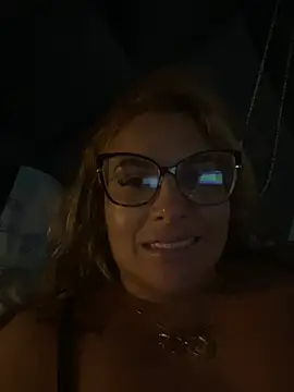Snapshot of Alma_Andrade chatting on 04/06/26, 01:25 Alma Andrade online show from 04/06/26, 01:25