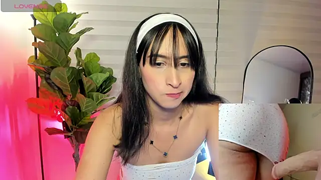 Snapshot of Antonella_Moretti_ chatting on 04/18/26, 03:43 Antonella Moretti online show from 04/18/26, 03:43