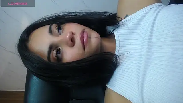 Snapshot of Tamy_b_ chatting on 04/09/26, 06:19 Tamy b online show from 04/09/26, 06:19