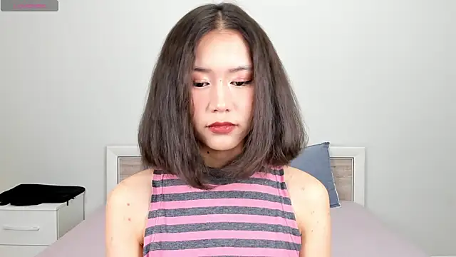 Snapshot of Kiraeko chatting on 04/25/26, 11:13 Kiraeko online show from 04/25/26, 11:13