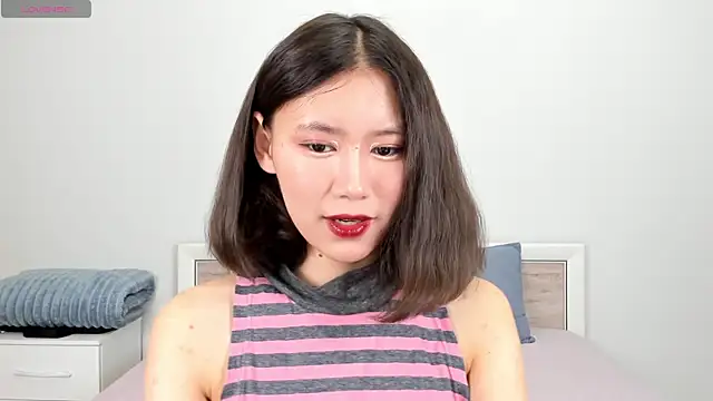 Snapshot of Kiraeko chatting on 05/07/26, 04:45 Kiraeko online show from 05/07/26, 04:45