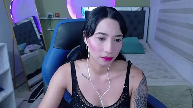 Snapshot of ivvoncute chatting on 06/26/26, 01:43 ivvoncute online show from 06/26/26, 01:43