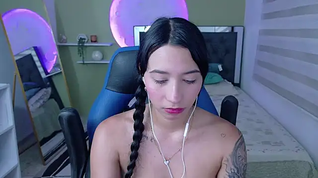 Snapshot of ivvoncute chatting on 07/02/26, 03:23 ivvoncute online show from 07/02/26, 03:23