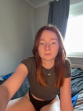 Snapshot of HoneyBunny18 chatting on 03/12/26, 03:07 HoneyBunny18 online show from 03/12/26, 03:07