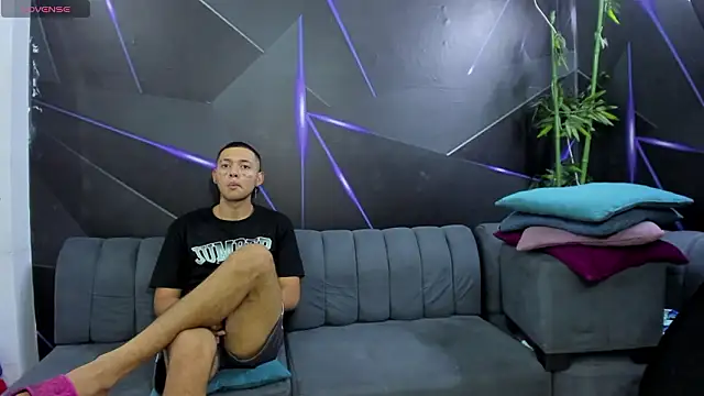 Snapshot of georginacouple_hardsex chatting on 03/13/26, 03:18 georginacouple hardsex online show from 03/13/26, 03:18