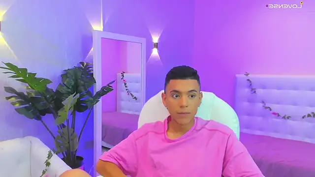 Snapshot of dominicjonnes chatting on 03/28/26, 03:44 dominicjonnes online show from 03/28/26, 03:44