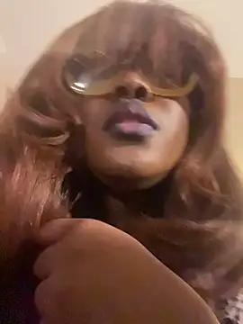 Snapshot of MadameXtasy chatting on 02/26/26, 06:01 MadameXtasy online show from 02/26/26, 06:01