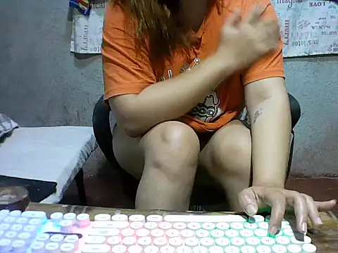 Snapshot of Radiant_smile chatting on 06/05/26, 07:41 Radiant smile online show from 06/05/26, 07:41