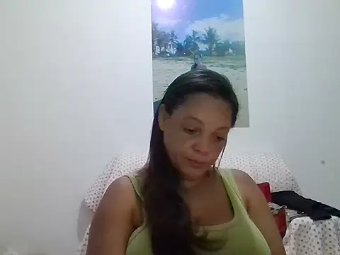 Snapshot of Vicky-43 chatting on 03/24/26, 11:10 Vicky-43 online show from 03/24/26, 11:10