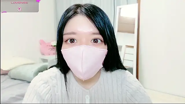 Snapshot of natsuka-chan chatting on 05/13/26, 11:18 natsuka-chan online show from 05/13/26, 11:18