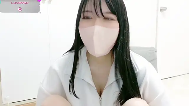 Snapshot of natsuka-chan chatting on 05/20/26, 11:05 natsuka-chan online show from 05/20/26, 11:05