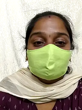 Snapshot of Shaliniqueen chatting on 03/15/26, 08:20 Shaliniqueen online show from 03/15/26, 08:20