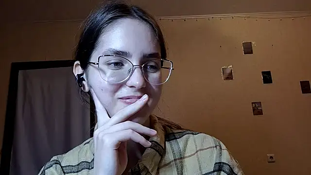 Katelemon online show from 05/11/26, 04:04