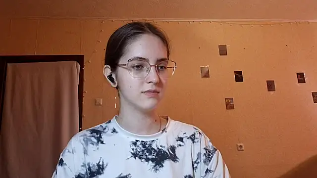 Katelemon online show from 06/09/26, 10:49