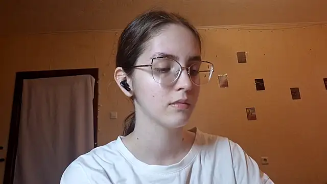 Katelemon online show from 06/18/26, 12:20